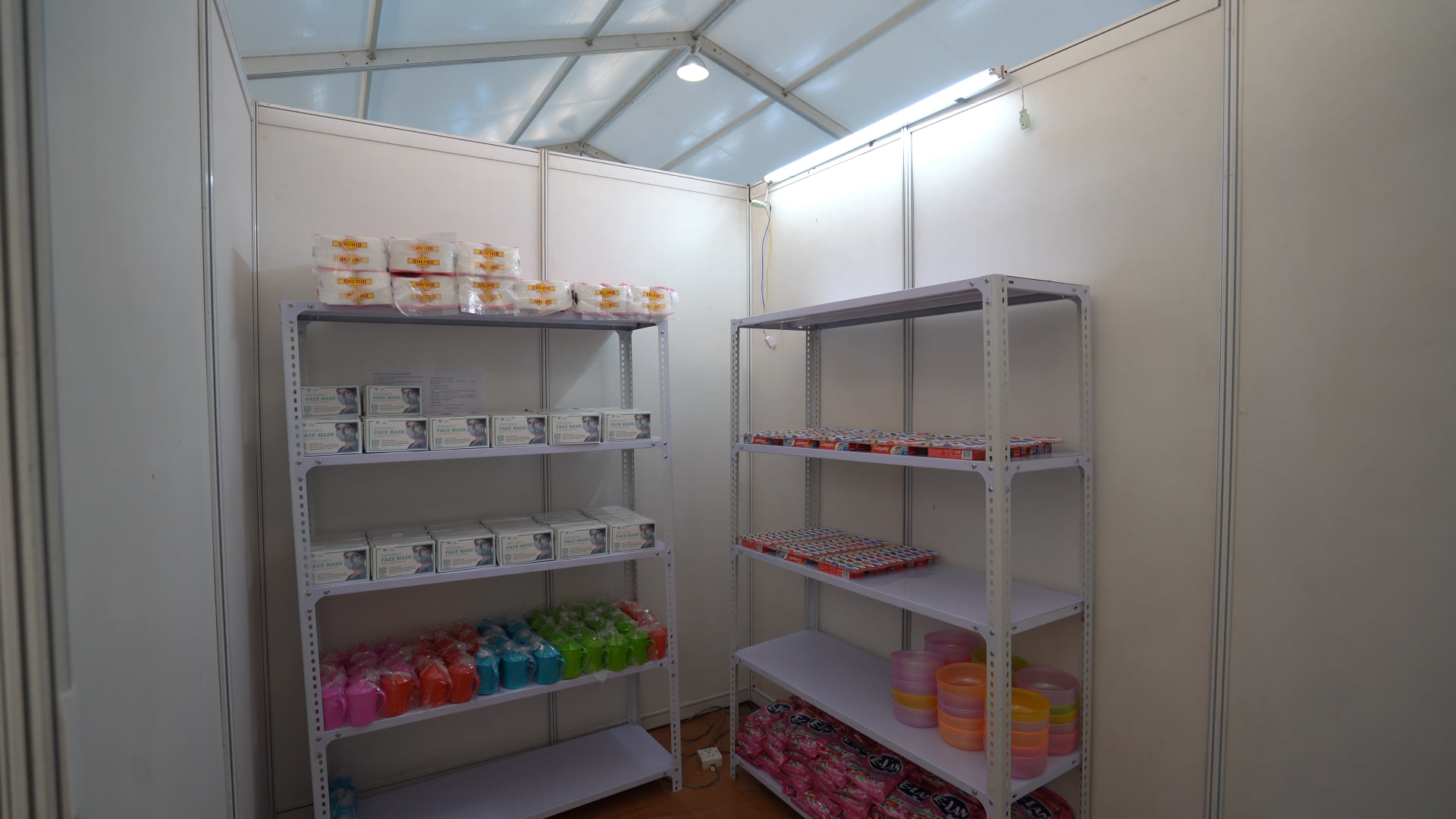ayeyarwady_center_acommodates_COVID_19_Positive_patients_for_treatment_in_myanmar_7